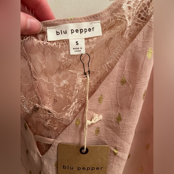 Blu Pepper S Tank Top with Lace - Picture 5 of 5